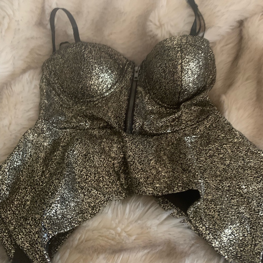 Medium sparkly gold material girl top New with tags